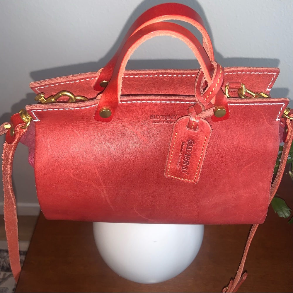 Old Trend Modern Vintage Deep Redish Brown Leather Tote/ cross body bag EUC